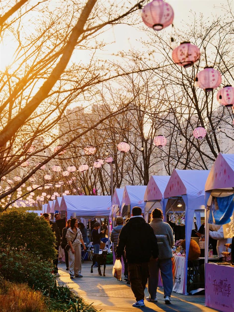 Bask in the Beauty of Springtime Along Suzhou Creek