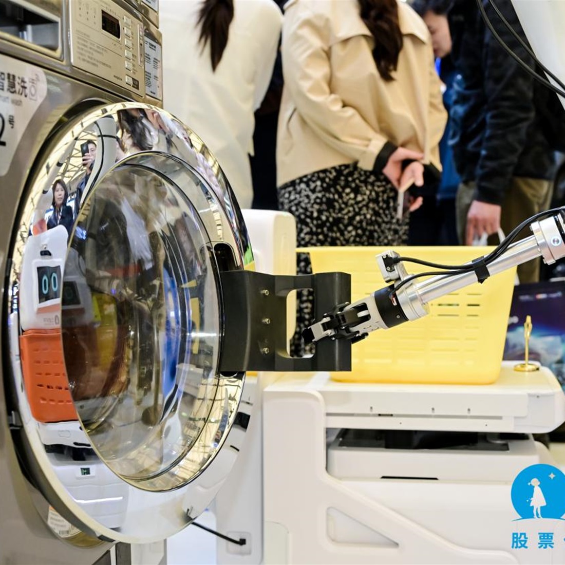 Shanghai Industry Trade Fair Spotlights China's Robotics Boom