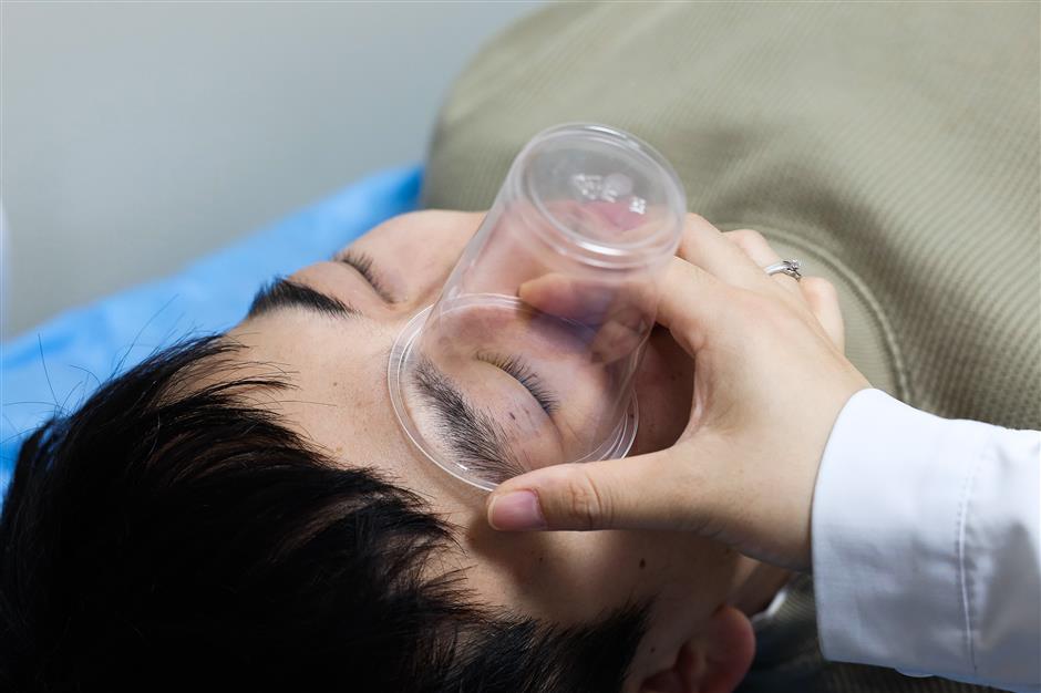 The Risks to Your Eyes While Playing Badminton