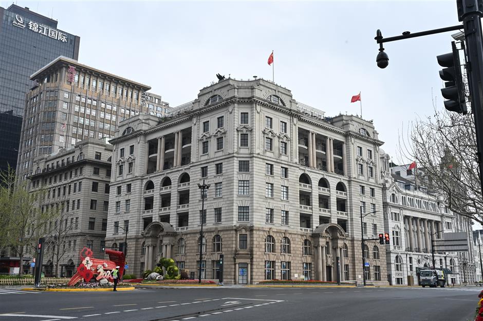 New Chapter for No. 1 on the Bund: Jiushi Art Museum Opens with 'Before the Earth Falls Down'