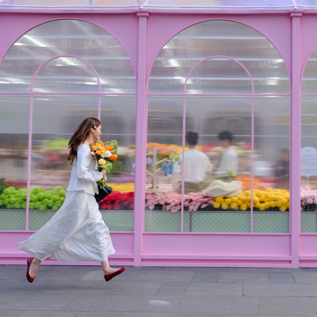 Nanjing Spring Blossom Hunt: Roflora's Fluffy Art Flower Wonderland