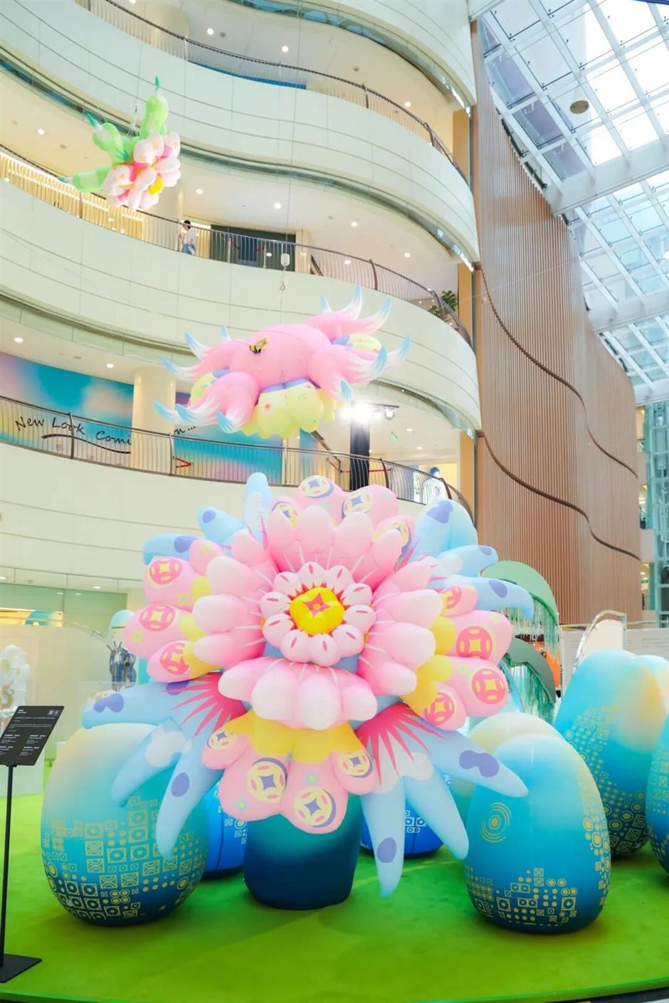 免费打卡乐高巨作!这条2300米长的街区美出圈