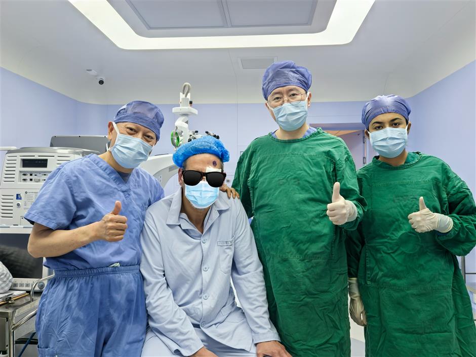 [Expats & Ailments] Quick Response Saves A Spanish Traveler's Vision in Shanghai