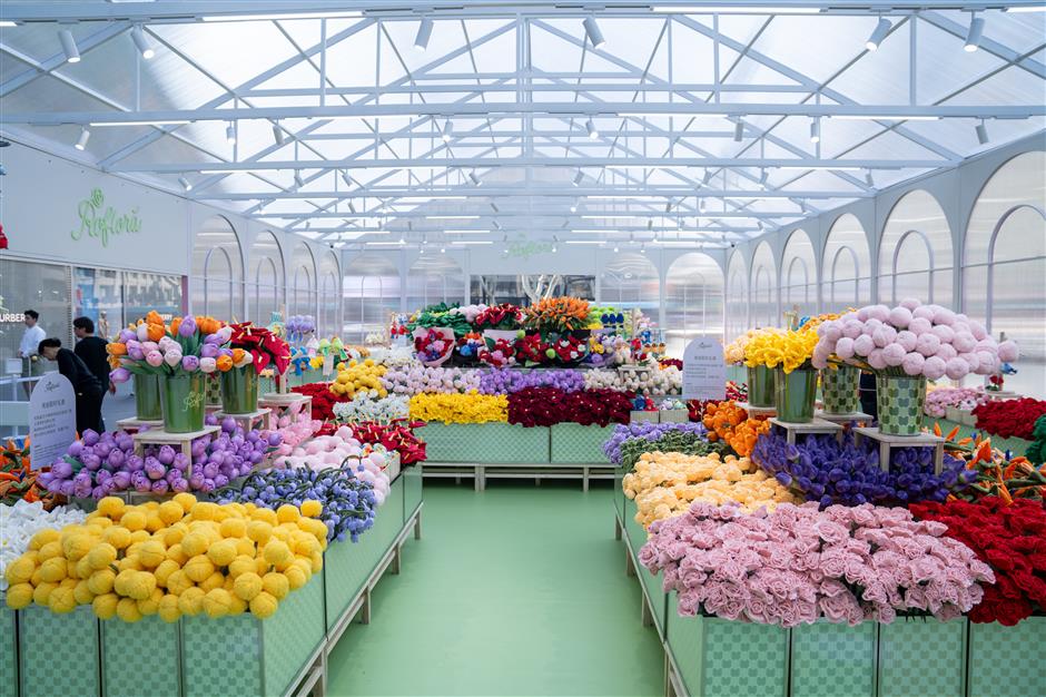 Nanjing Spring Blossom Hunt: Roflora's Fluffy Art Flower Wonderland