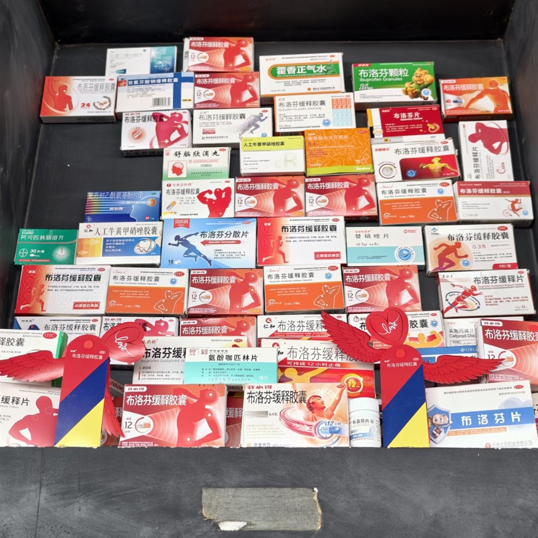 Pain Killers for Cao Cao, Hemorrhoid Cream for Zhang Juzheng: Gen Z's Playful Tomb Offerings Go Viral