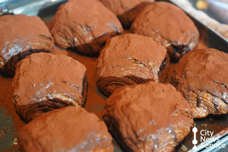 [Hai Lights] 15 of Shanghai's Most Popular Pastries To Eat Now