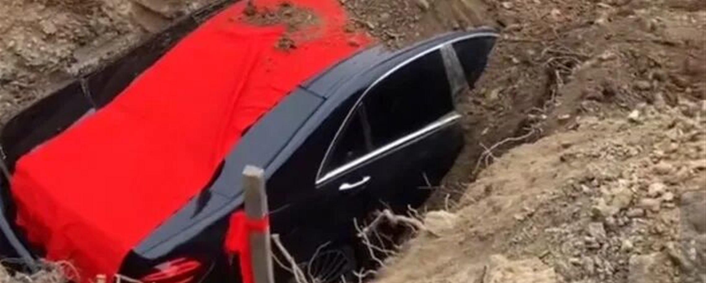 Burial of Mercedes-Benz at Funeral Sparks Official Probe in Northeast China