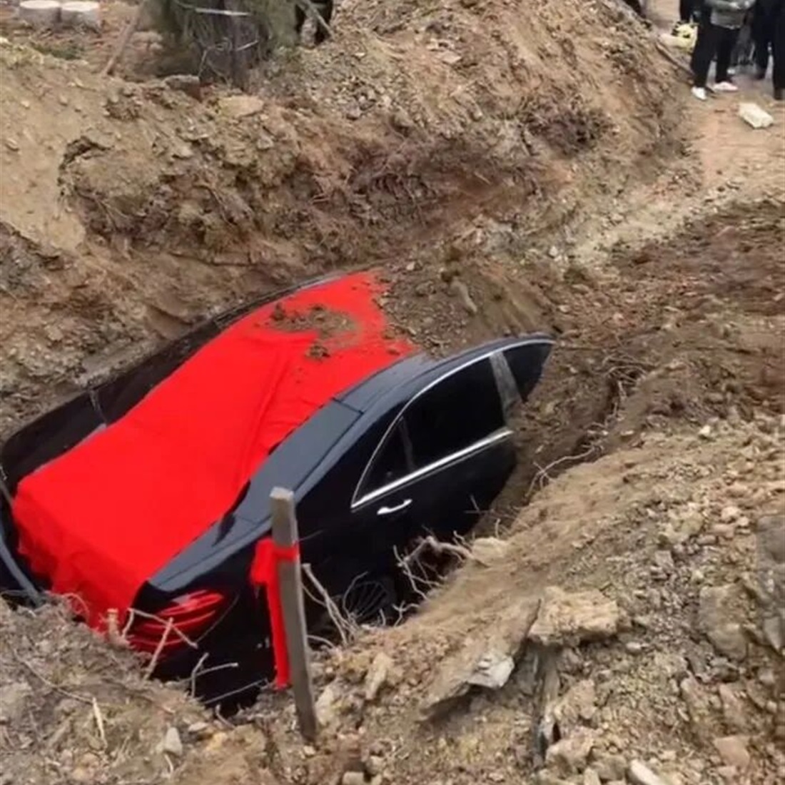 Burial of Mercedes-Benz at Funeral Sparks Official Probe in Northeast China