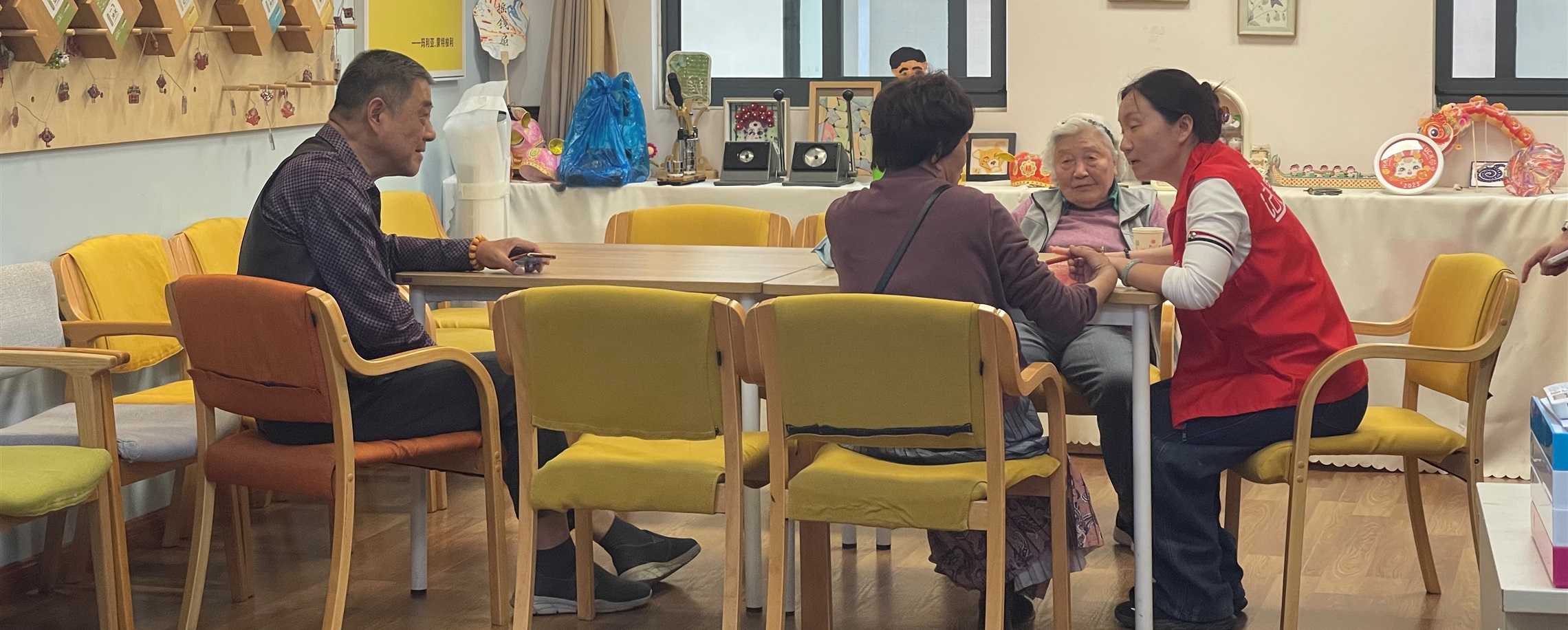 Shanghai Community Center Offers Active Life for Seniors