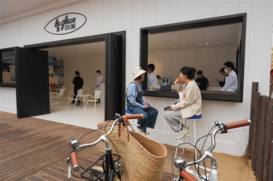 'Été CELINE' Reworks Shikumen Compound into Stylized Seaside Escape