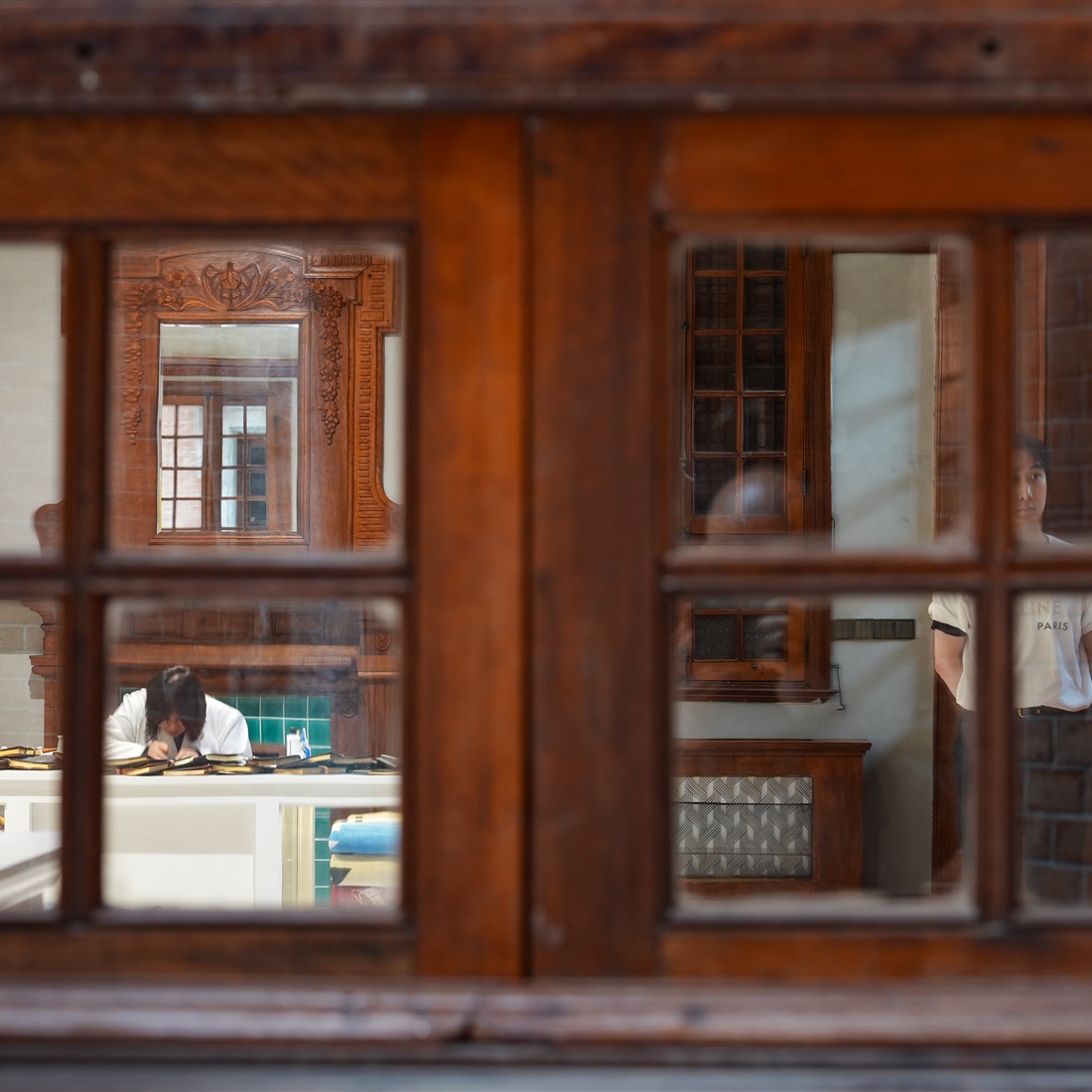 'Été CELINE' Reworks Shikumen Compound into Stylized Seaside Escape