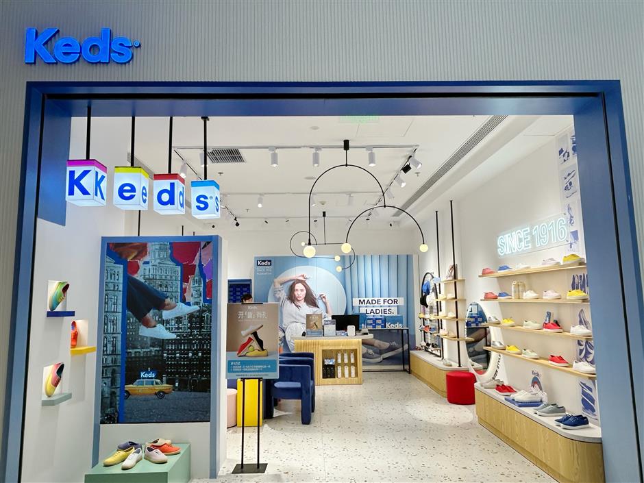 [First in SH] GiGO, Lay's, Keds & Vann Valrence Land in SH