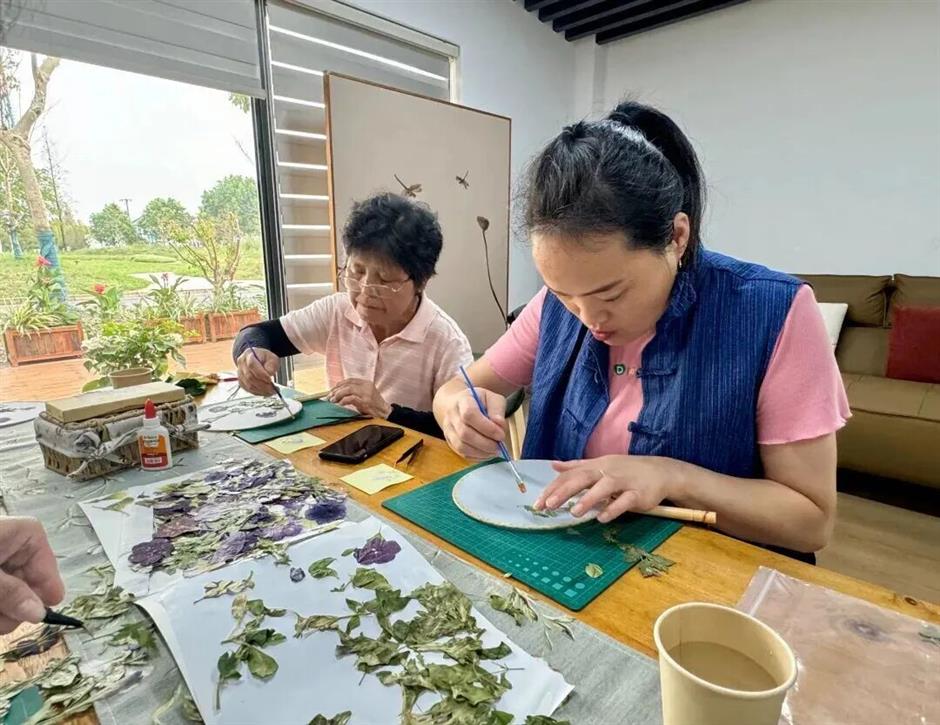 千亩花谷、非遗手作、田园小院,都藏在上海这个小镇!