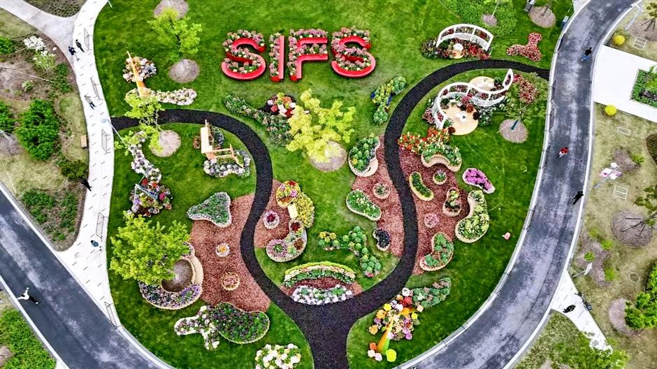 Shanghai in Bloom as Citywide Flower Show Opens