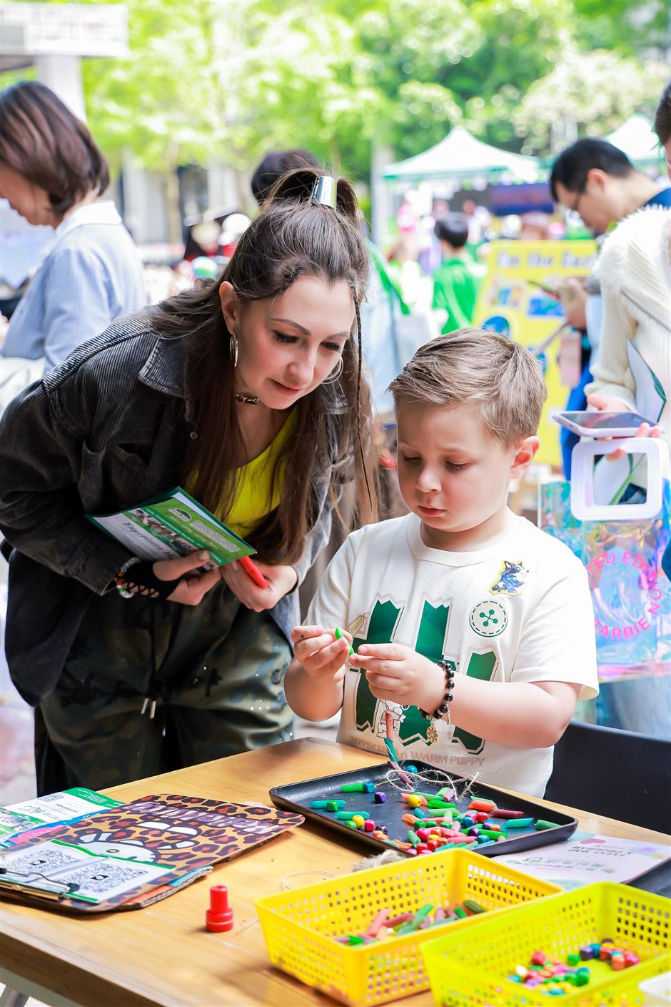 Expats Join in Hongqiao Community Lifestyle Festival