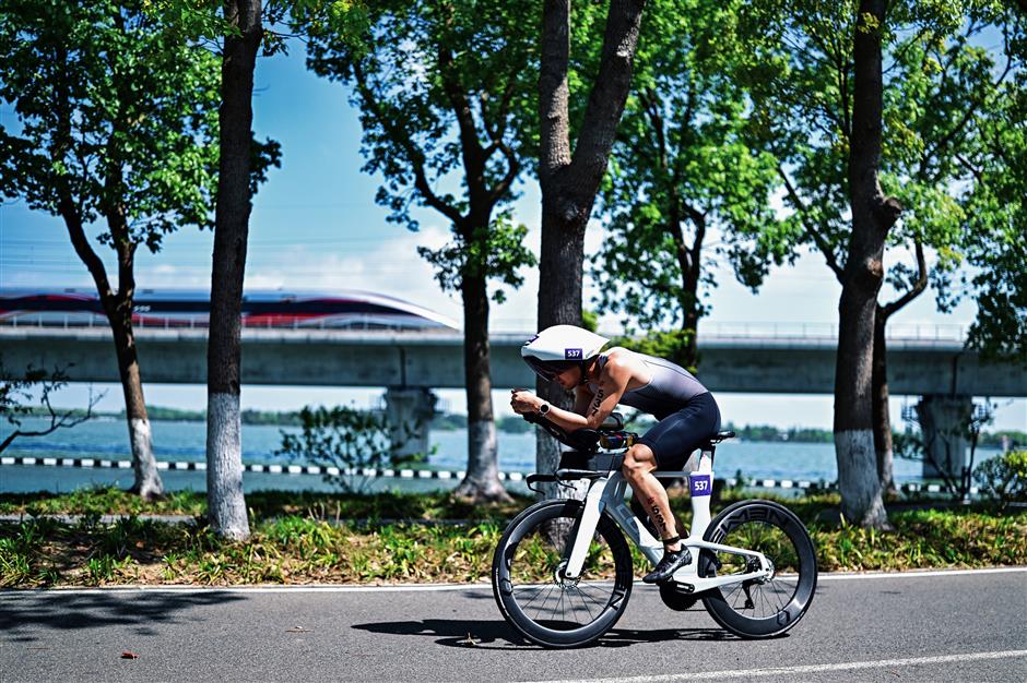 Yangtze River Delta International Triathlon Wraps Up in Qingpu
