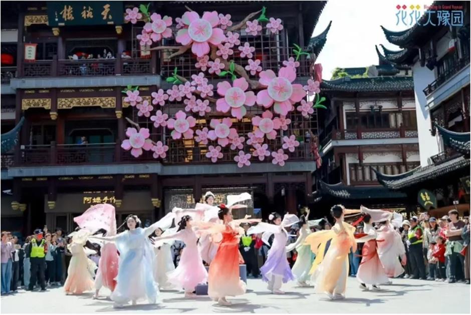 走花路、逛花市、赏演艺!上海春日顶流花会来了