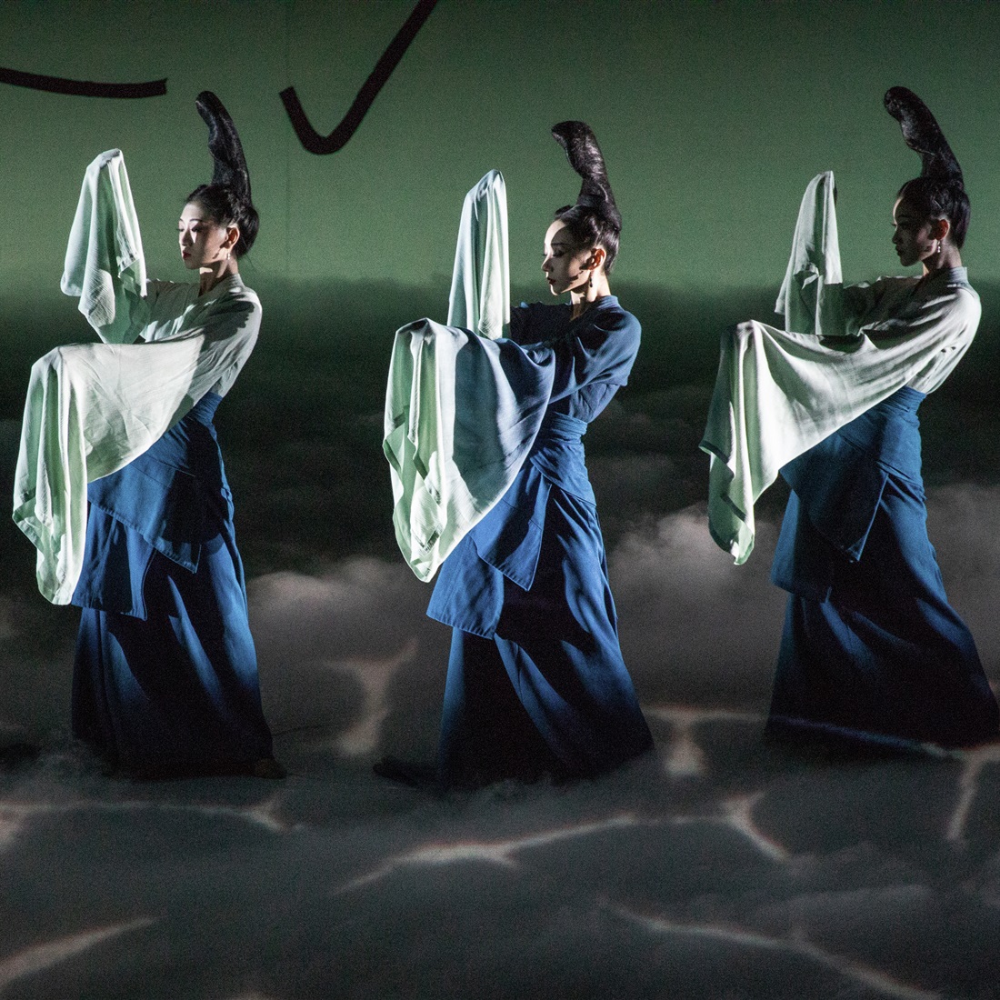 Poetic Dance Highlighting Traditional Chinese Aesthetics Returns
