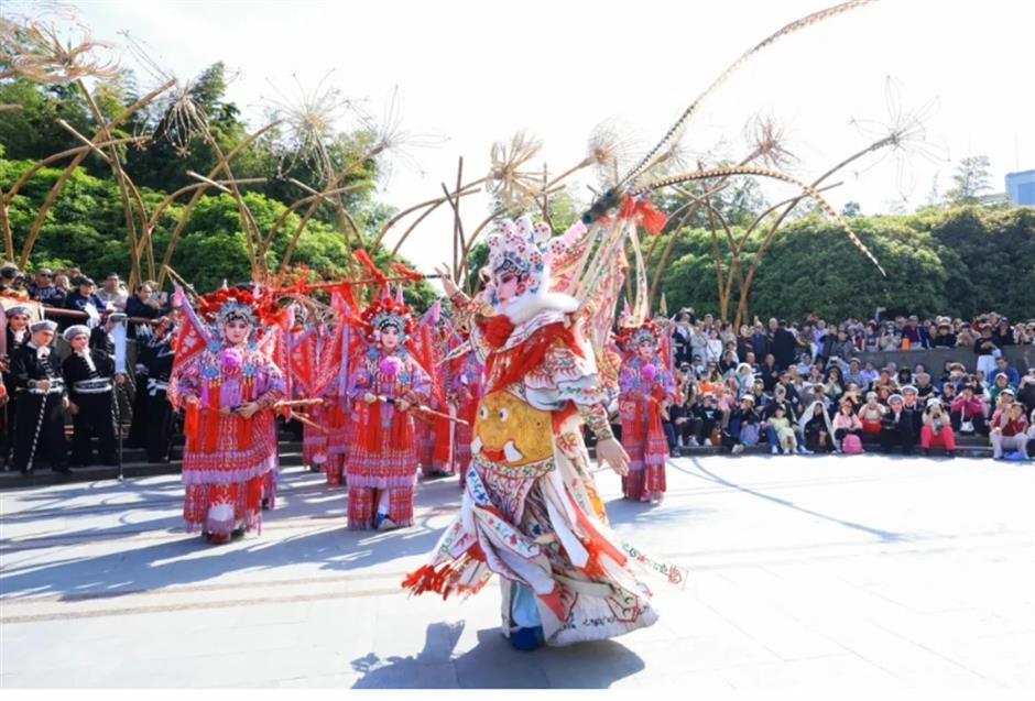 走花路、逛花市、赏演艺!上海春日顶流花会来了