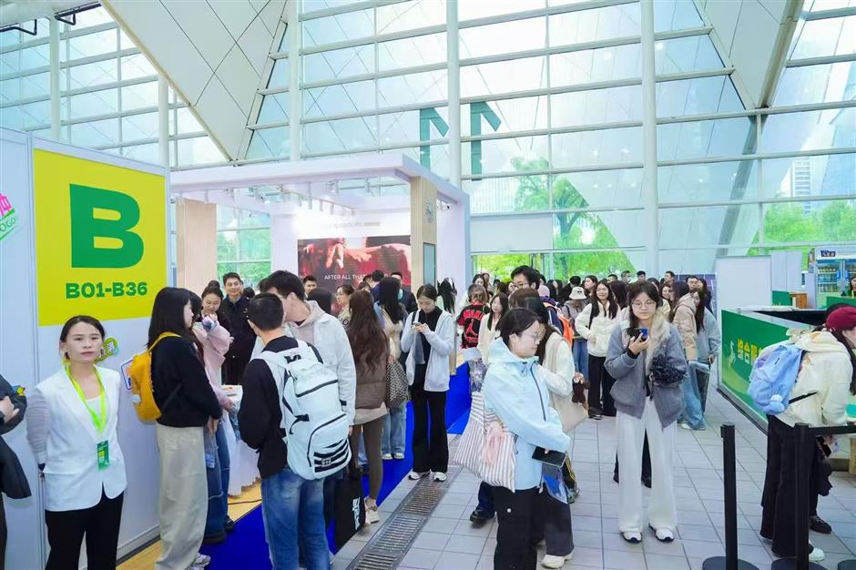 Advertising Career Fair Draws Thousands of Aspirants