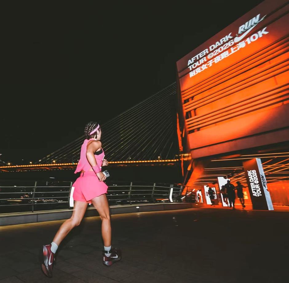 Female Runners Light up the Night at Nike After Dark Tour