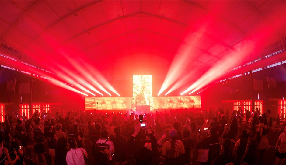 Female Runners Light up the Night at Nike After Dark Tour