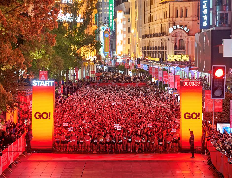 Female Runners Light up the Night at Nike After Dark Tour