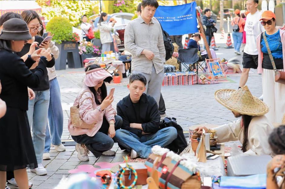 Flower Market Returns to Downtown for Labor Day Holiday