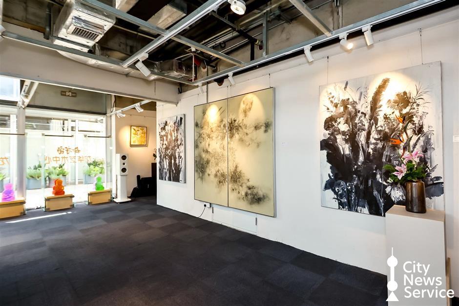 Finding a Spiritual Oasis in the City: Hu Yaqiang's 'Hundred Herb Garden'