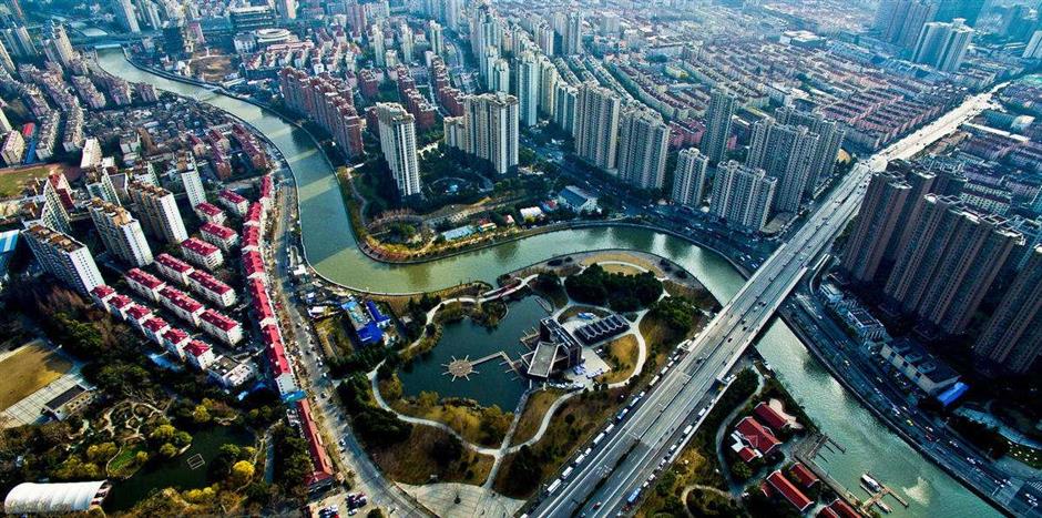 The Warmth of Shanghai: Of Cafes, Creek and Conversations