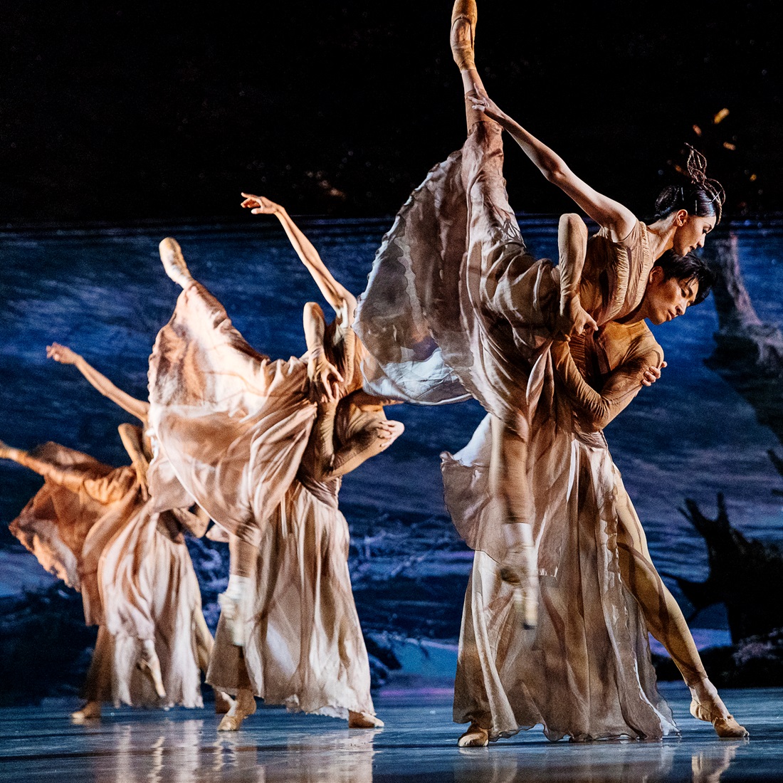 Shanghai Ballet's 'The Heartbeat of Muqam' Makes World Debut