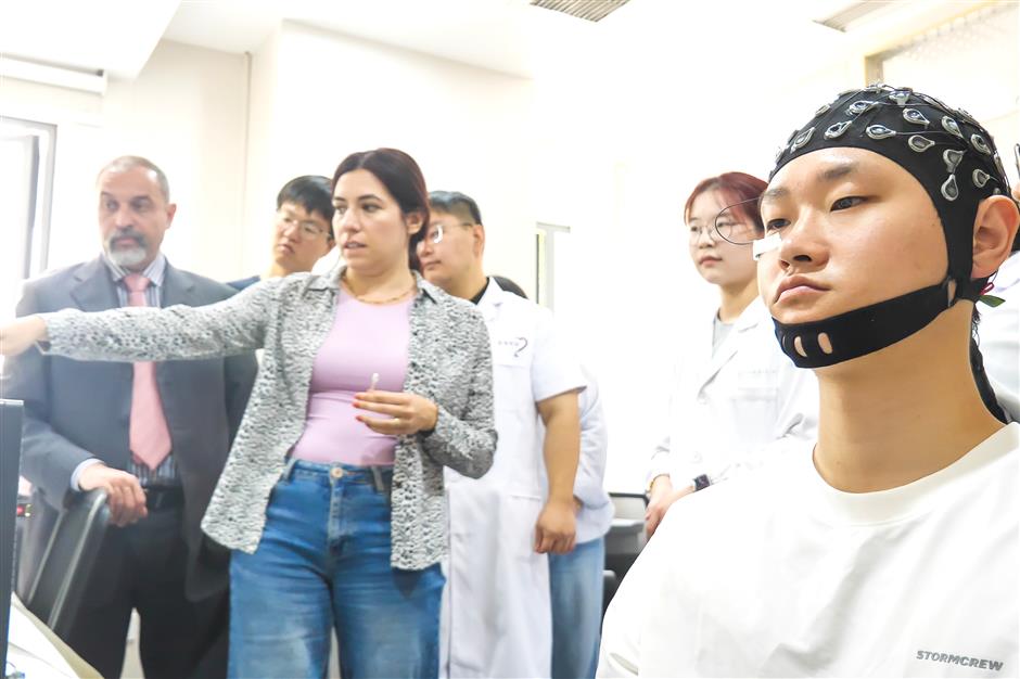 [China Tech] Yueyang Hospital Wins Approval for Futuristic Hand Rehab System