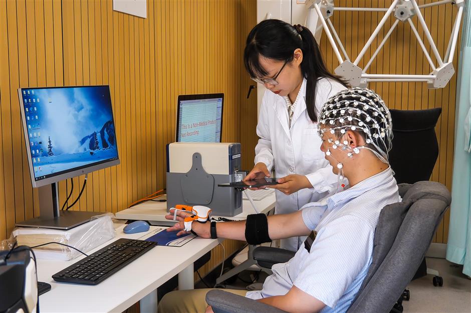 [China Tech] Yueyang Hospital Wins Approval for Futuristic Hand Rehab System