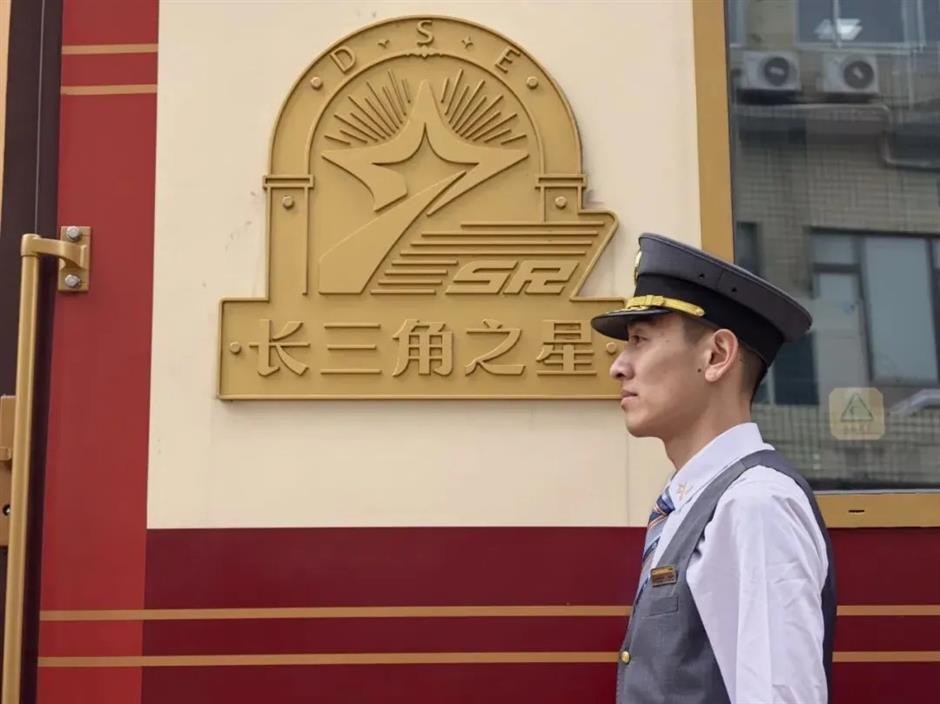 Luxury on Rails: Explore Xinjiang With Comfort-Class Tourist Train