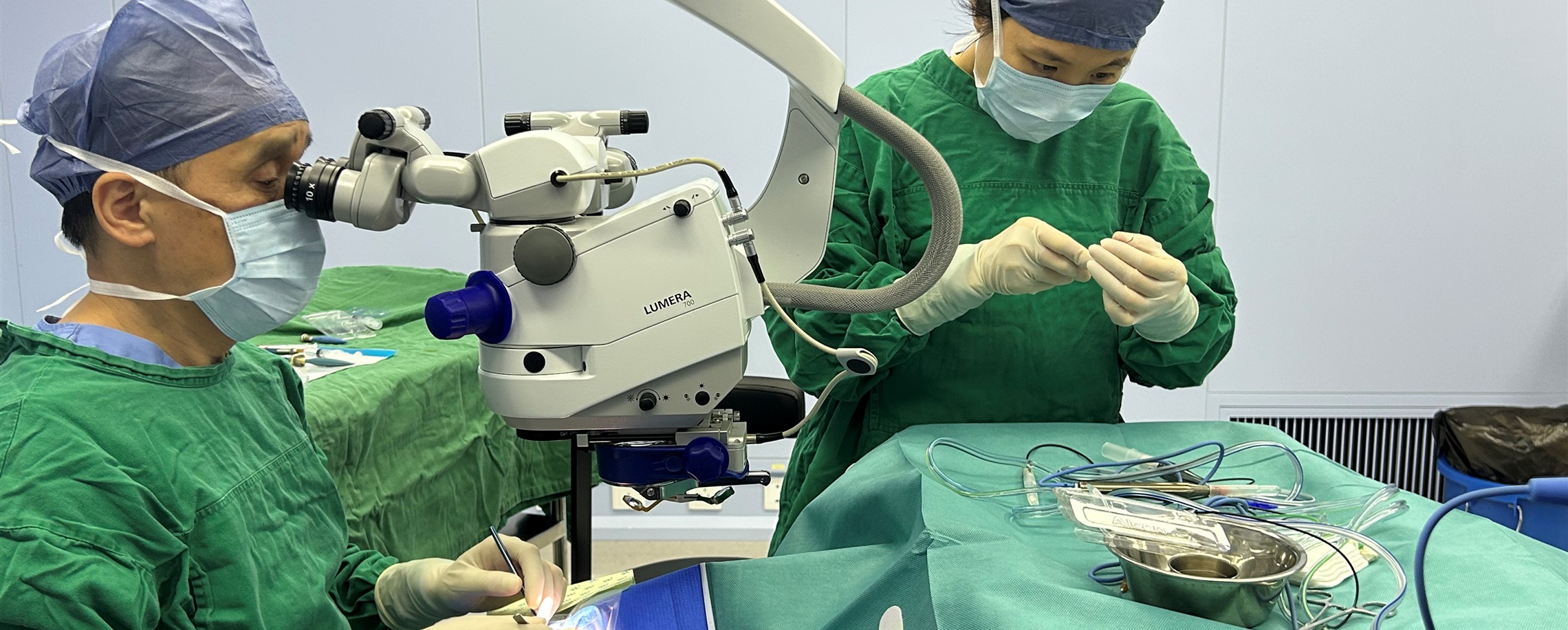 [Expats &amp; Ailments] Russian Patient Regains Vision After Complex Surgery in Shanghai