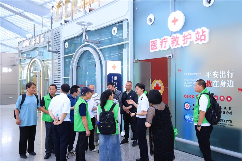 Shanghai Railway Services Get More Accessible for Passengers With Disabilities