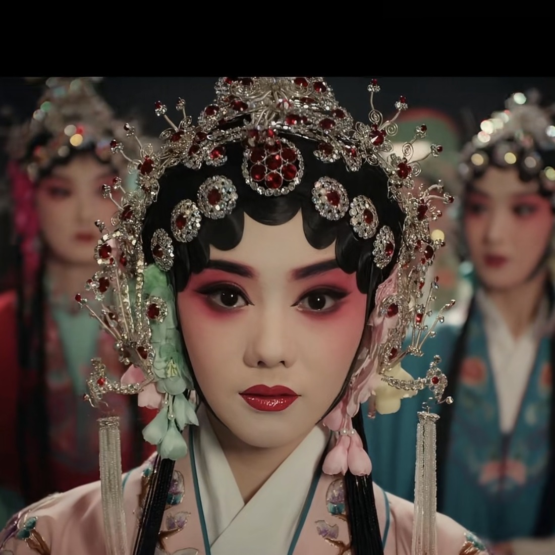 The Primal Roar of the Loess Plateau: How an 'Unrefined' Chinese Opera Found Its Way to the Global Stage