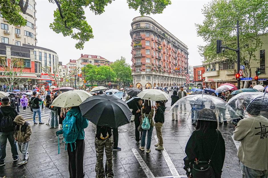Shanghai Enters Flood Season With Stronger Rainfall and More Heat Ahead