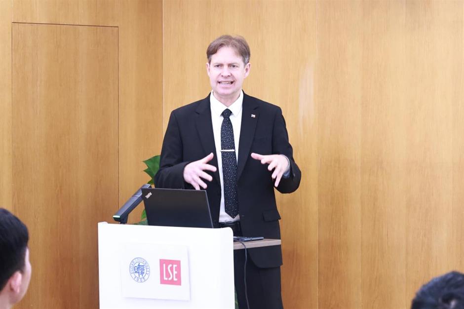 Czech MP Examines China-EU Ties Amid Global Economic Uncertainty