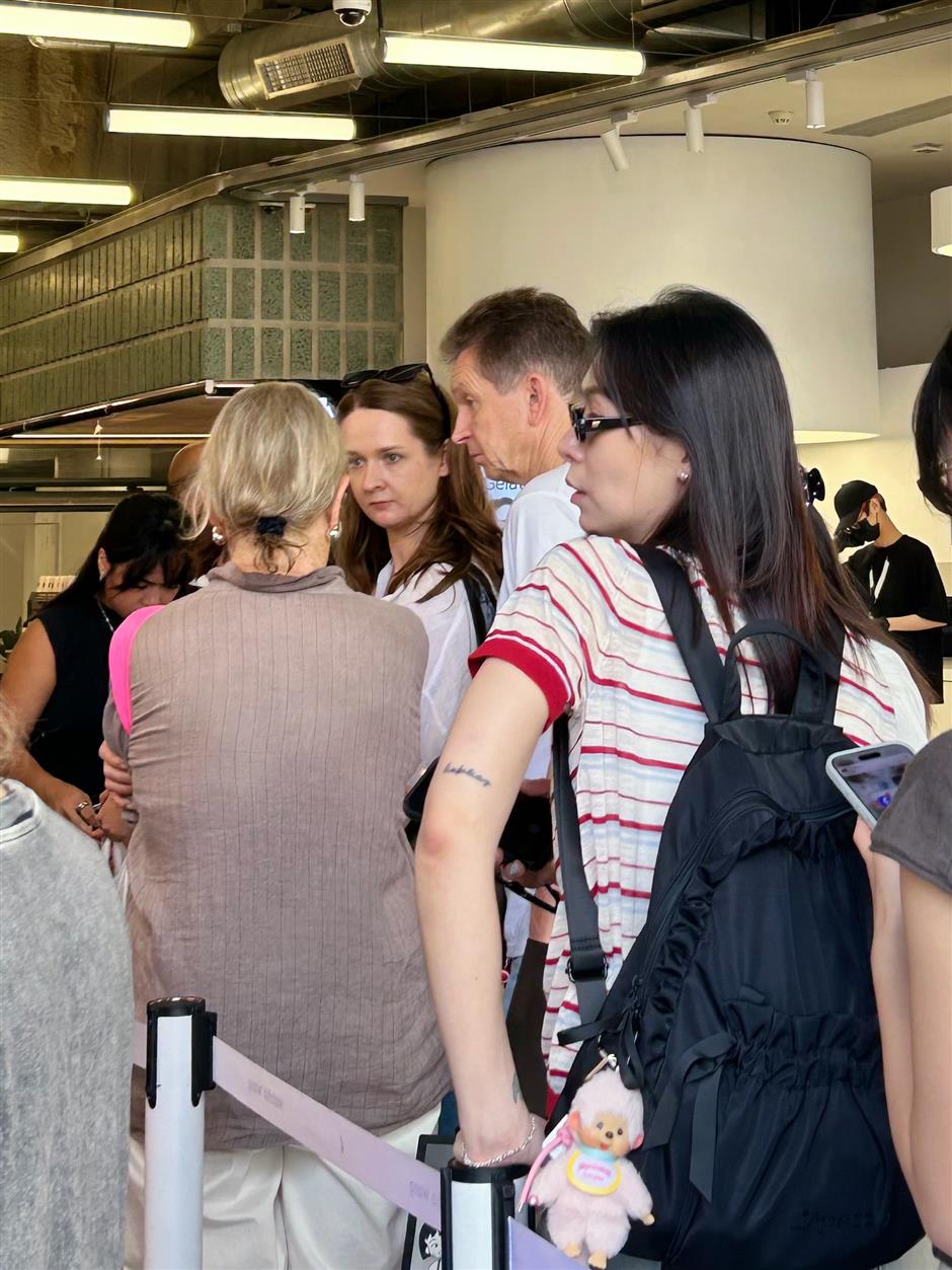 [First in SH] They're Flying to Shanghai to Queue for Pane, Songmont, Matcha Wang and Muva