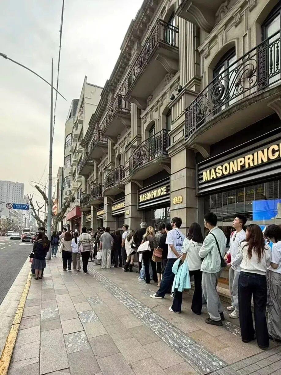 [First in SH] They're Flying to Shanghai to Queue for Pane, Songmont, Matcha Wang and Muva