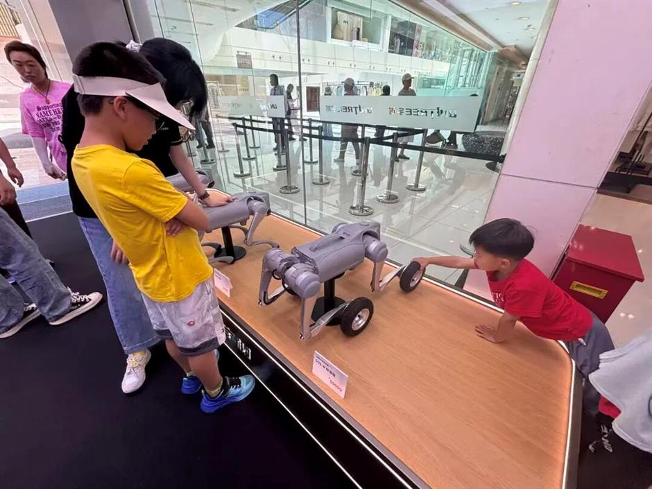 [First in SH] Unitree Robotics, Lindt & Rains in Shanghai w/New Flagships