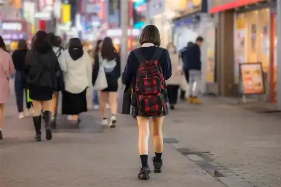 Small-Sum 'Sugar Daddy' Scams Cross Legal Limits