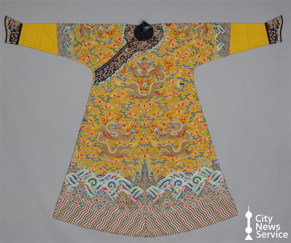 Rare Qing Dynasty Imperial Costumes to Go On Display in Shanghai