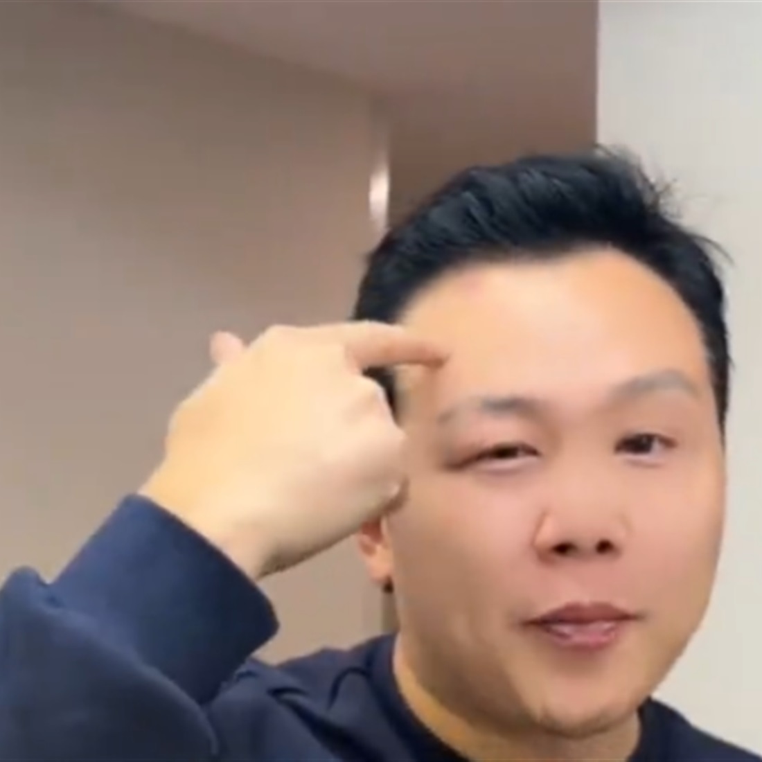 Chinese Soccer Fans Robbed at Gunpoint After Arriving in Mexico for World Cup Opener