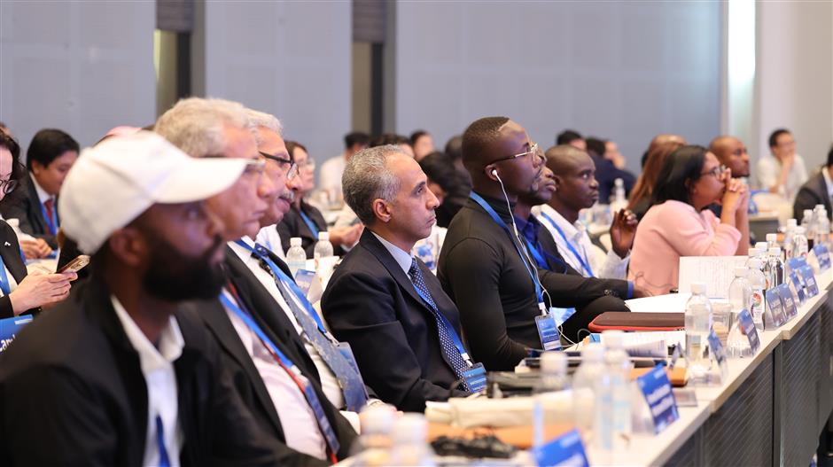 Global Experts Meet in Shanghai to Tackle Climate Challenges