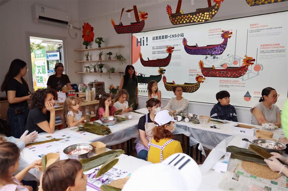 [See & Be Seen] Dragon Boat Festival Activity Brings Qingpu CNS Community Together