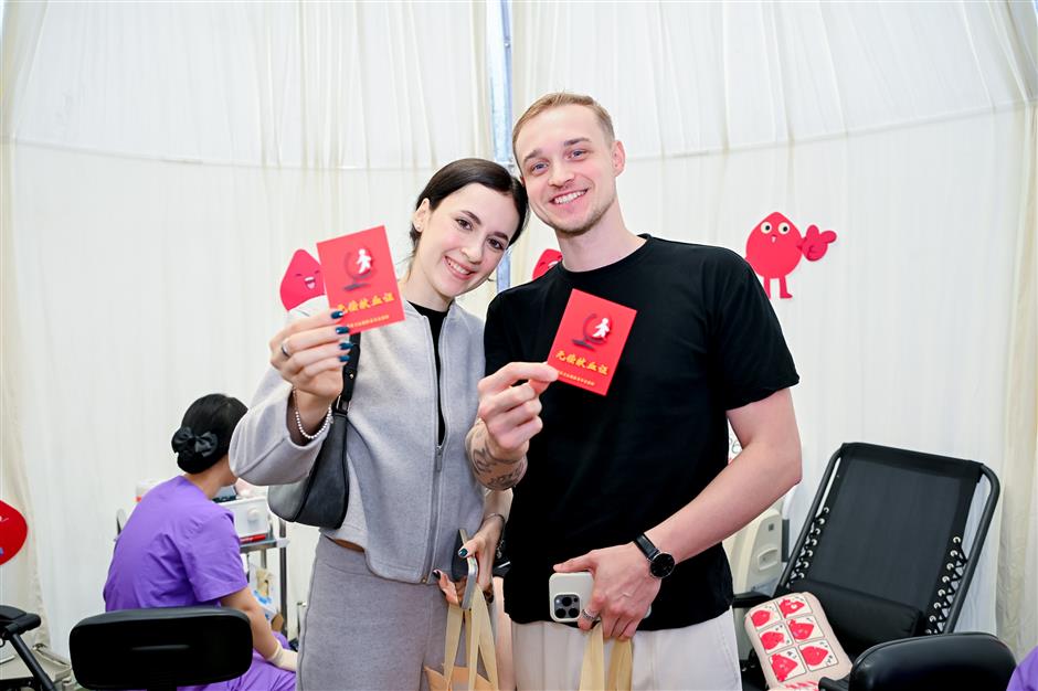 Volunteers from Home and Abroad Celebrate Blood Donor Day