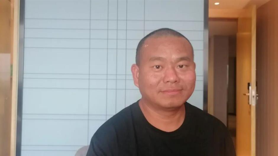 Chinese Businessman Survives 6 Days Adrift at Sea After Slipping on Fruit Peel