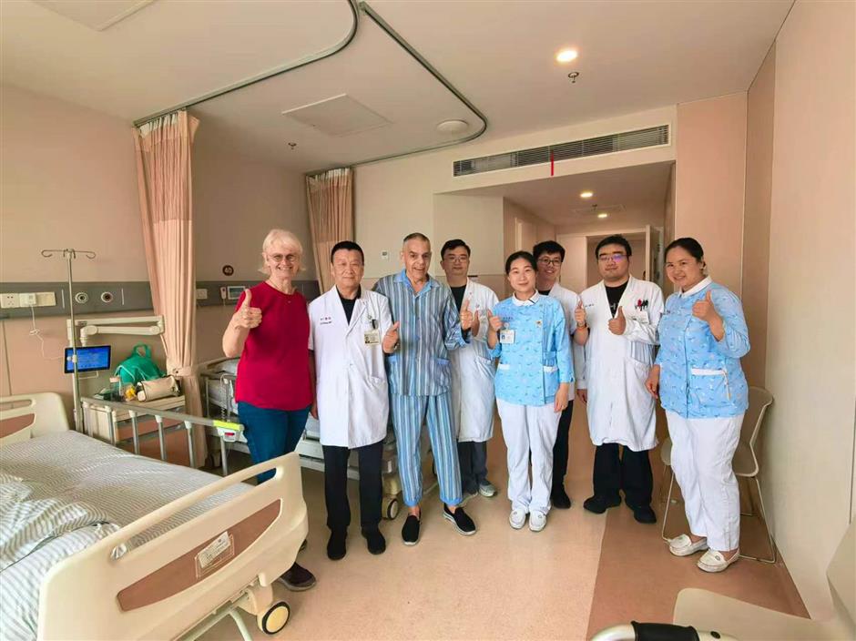[Expats & Ailments] Shanghai Surgeons Use Innovative Technique to Restore Mobility in 24 Hours